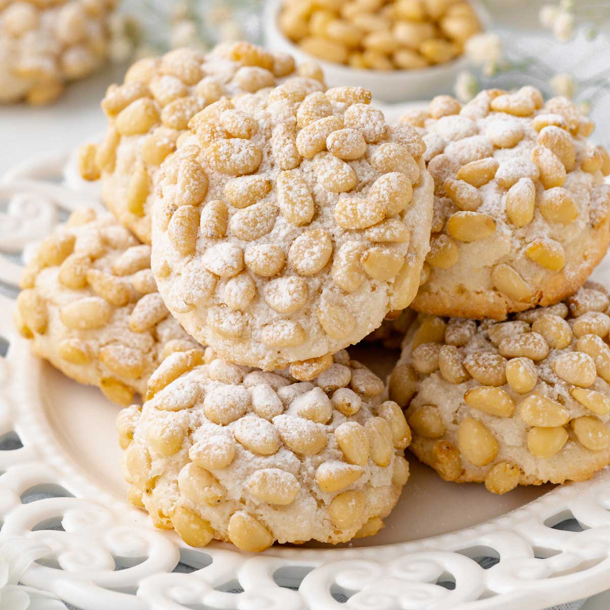Pignoli (1 lb)
